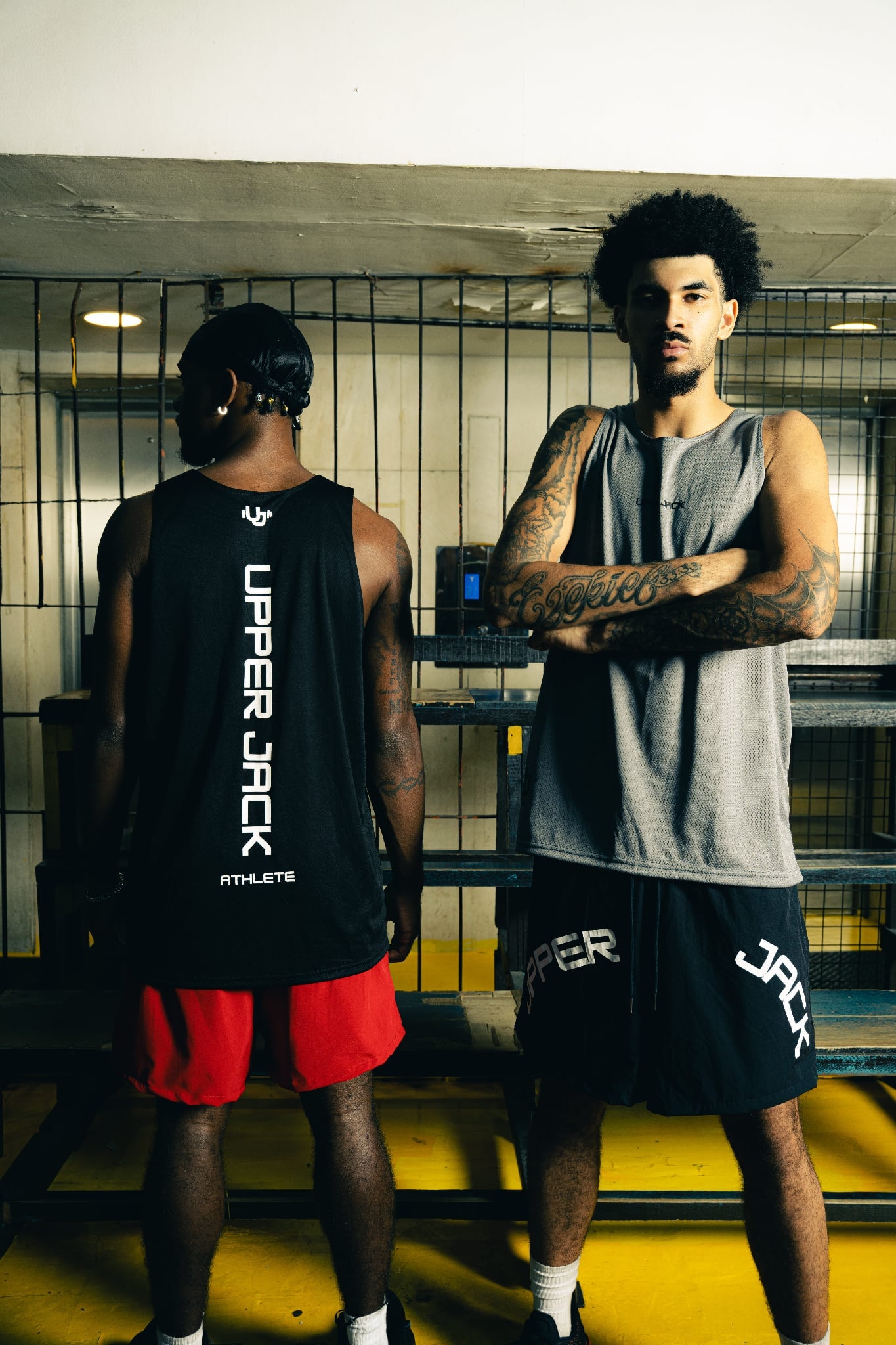 UJ TANK TOP BLACK